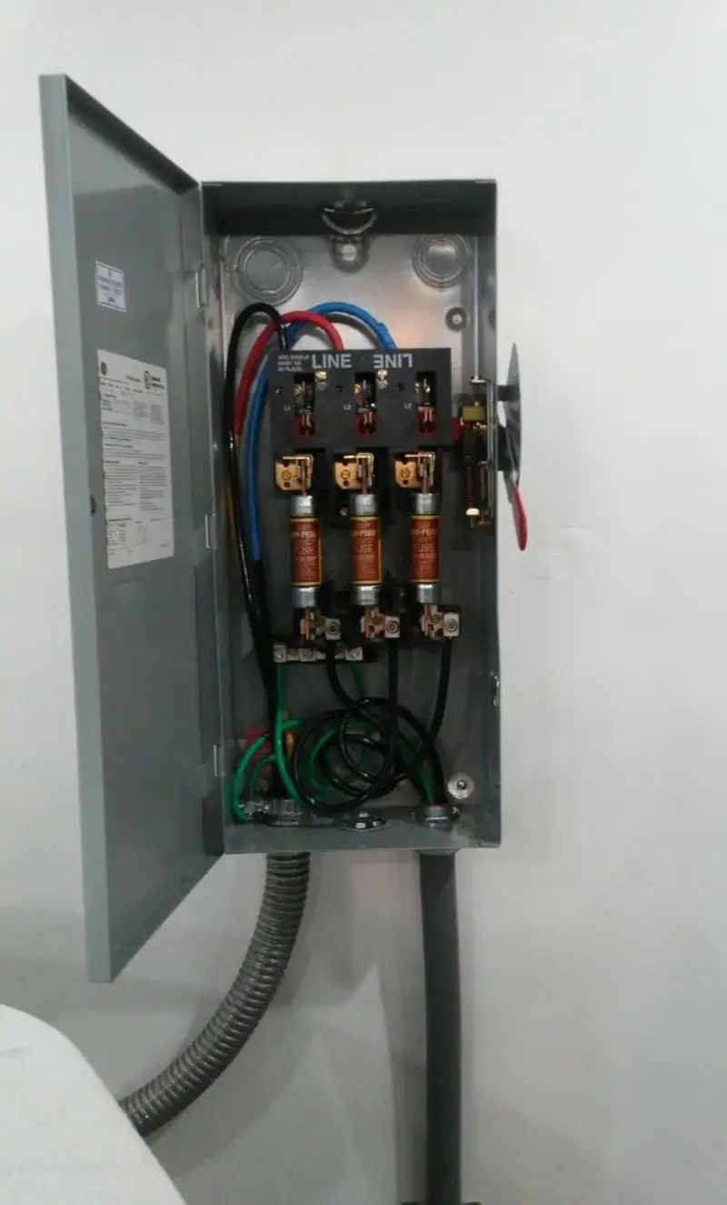 Three-phase disconnect switch installed for Smoke Detector Installation in Woodfield